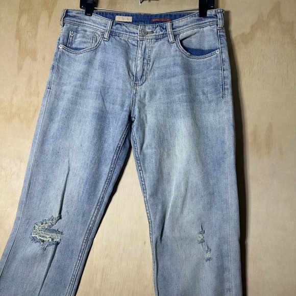 Pilcro By Anthropologie Slim Boyfriend Jeans Distressed Light Wash Size 28 - Picture 2 of 14
